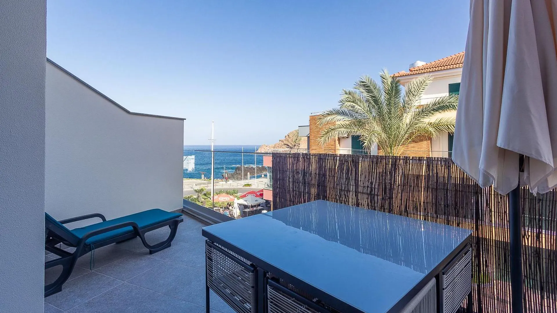 Luxury And Modern Apartment In Porto Moniz Center Portugal