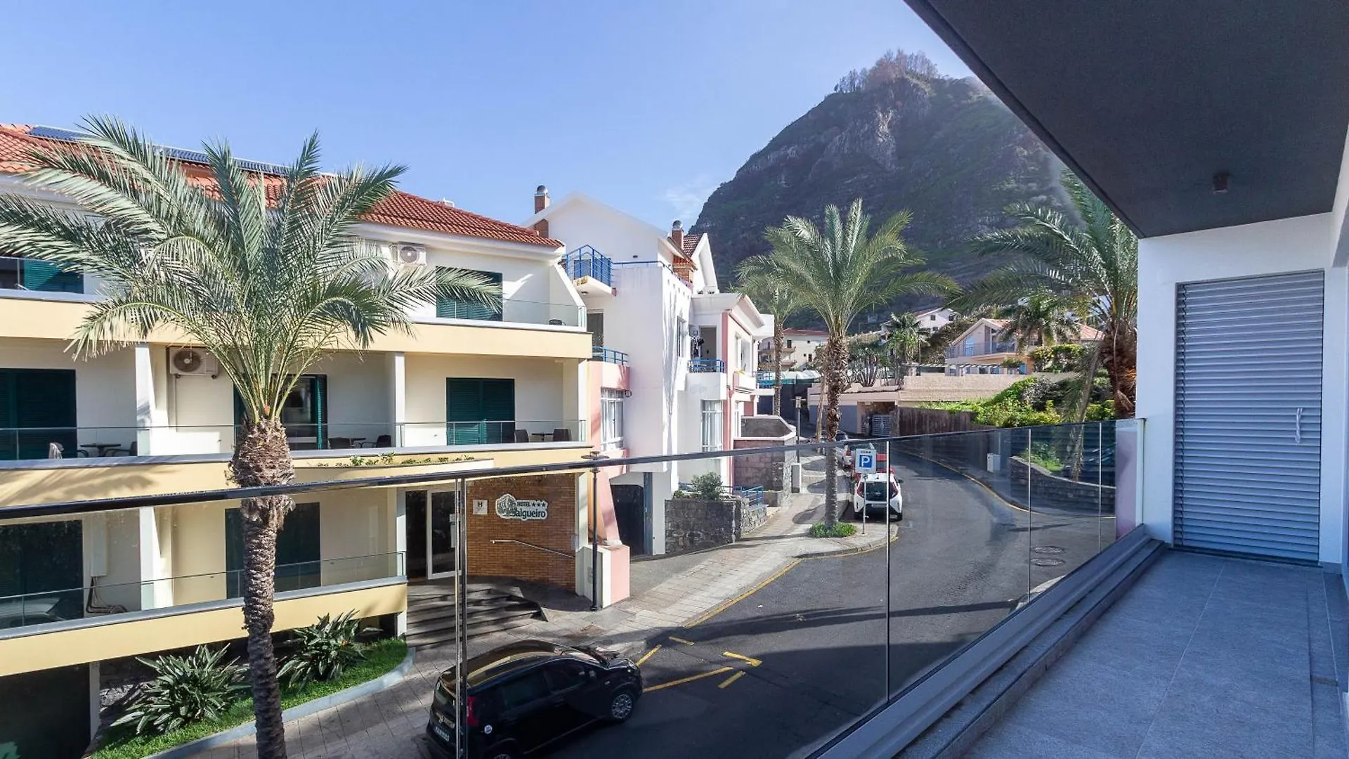 Luxury And Modern Apartment In Porto Moniz Center