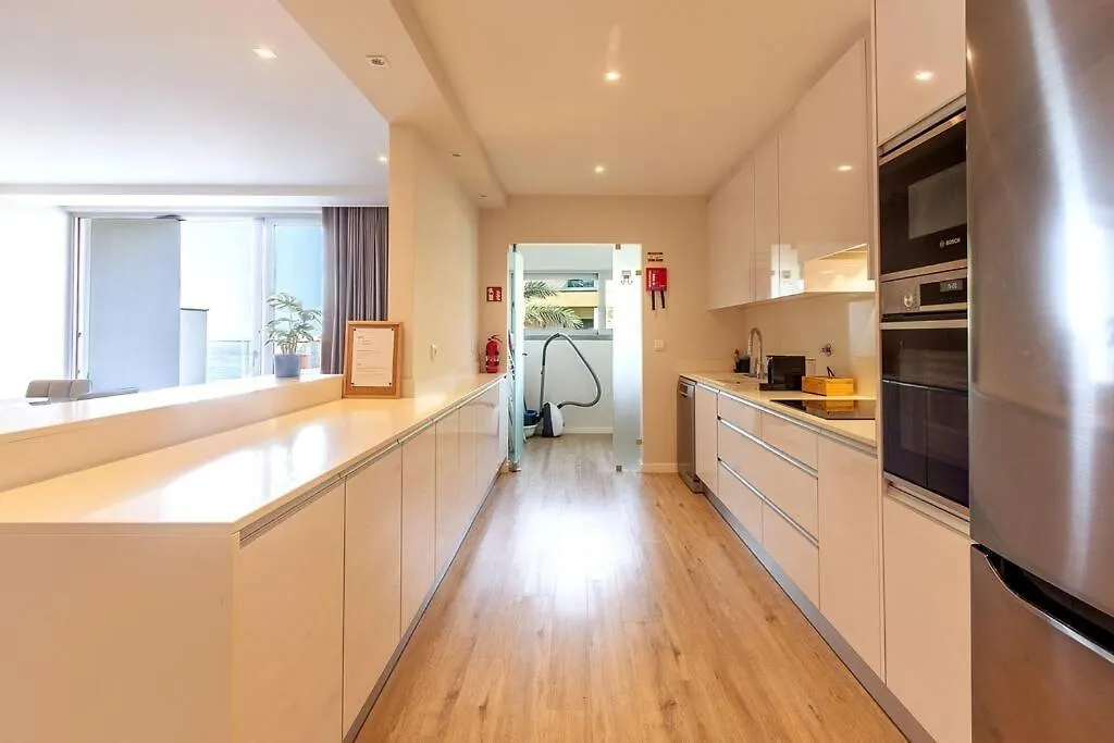 Luxury And Modern Apartment In Porto Moniz Center