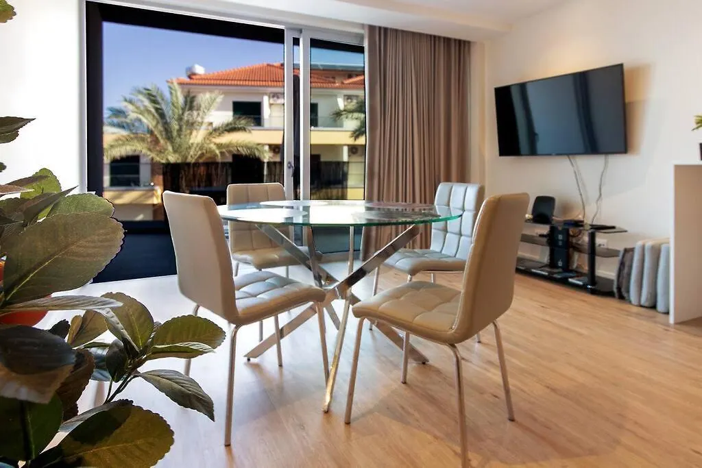 Luxury And Modern Apartment In Porto Moniz Center