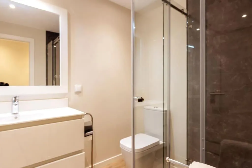 Luxury And Modern Apartment In Porto Moniz Center