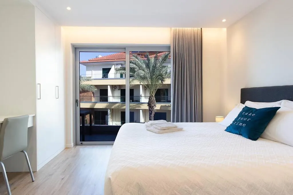 Luxury And Modern Apartment In Porto Moniz Center