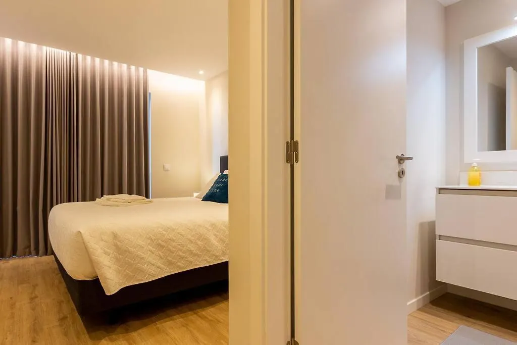 Luxury And Modern Apartment In Porto Moniz Center 0*,