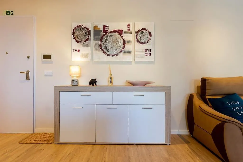 Luxury And Modern Apartment In Porto Moniz Center